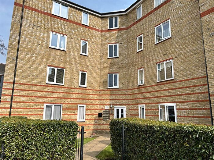 2 Bedroom Flat For Sale In Evelyn Place, Chelmsford, CM1