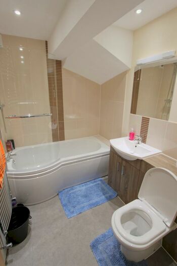 3 Bedroom Maisonette To Rent In Albert Park, Bristol, BS6