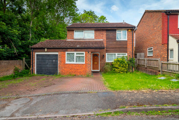 4 Bedroom Detached House To Rent In Drumaline Ridge, Worcester Park, Surrey, KT4