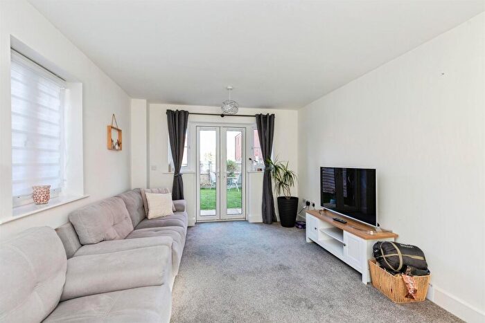 3 Bedroom House To Rent In Middlemoore Way, Crowland, Peterborough, PE6