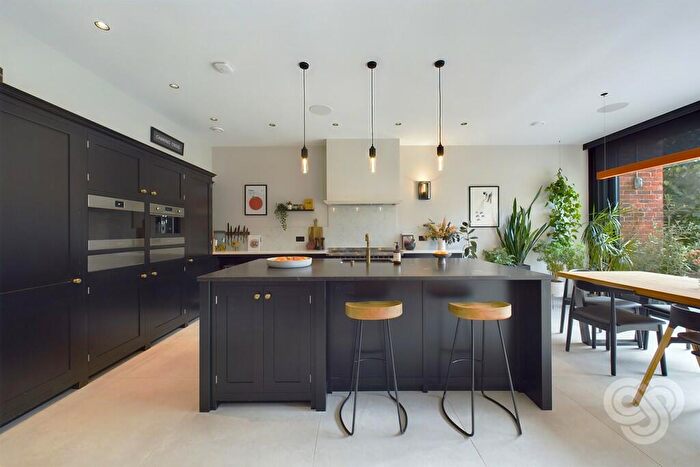 4 Bedroom Detached House For Sale In Alrewas Road, Kings Bromley, DE13