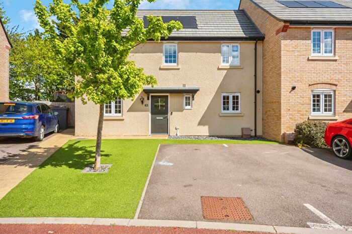 3 Bedroom Semi Detached House For Sale In Hare Meadow, Great Barford, Bedford, MK44