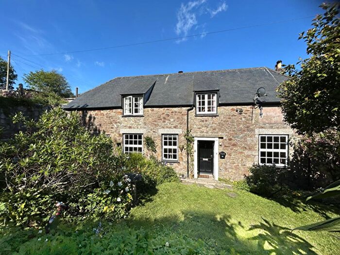 3 Bedroom Cottage For Sale In Cross Street, Helston, TR13