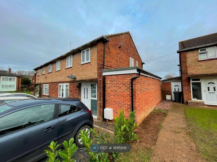 6 Bedroom Semi-Detached House To Rent In Dunmore, Guildford, GU2