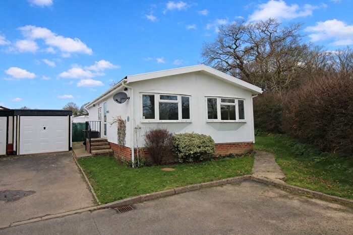 2 Bedroom Detached Bungalow For Sale In Shipbourne Road, Tonbridge, TN10