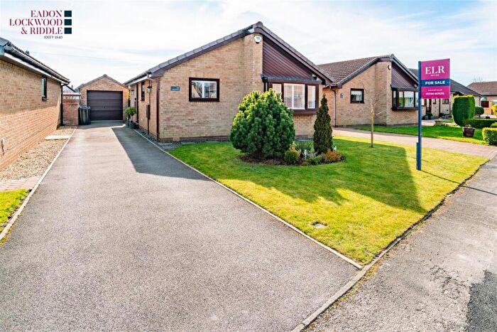 2 Bedroom Bungalow For Sale In Radford Close, Ravenfield, Rotherham, S65