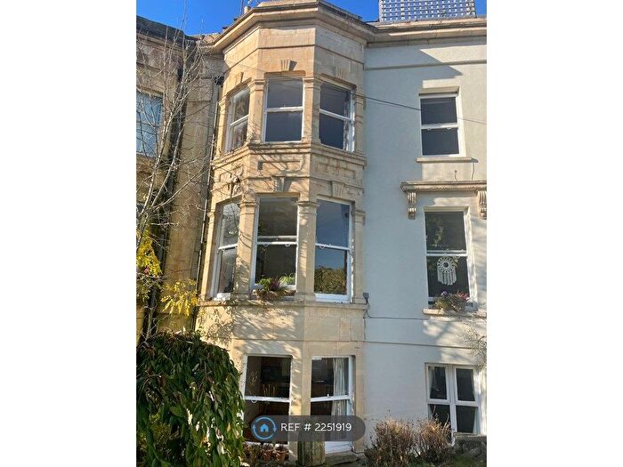 2 Bedroom Flat To Rent In Cotham, Bristol, BS6