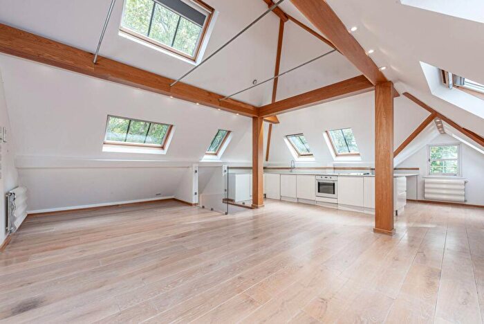 2 Bedroom Flat To Rent In Heysham Lane, Hampstead, London, NW3