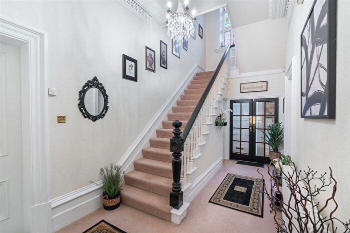 3 Bedroom Semi-Detached House For Sale In West Grange, Kirkgate, Sherburn In Elmet, LS25