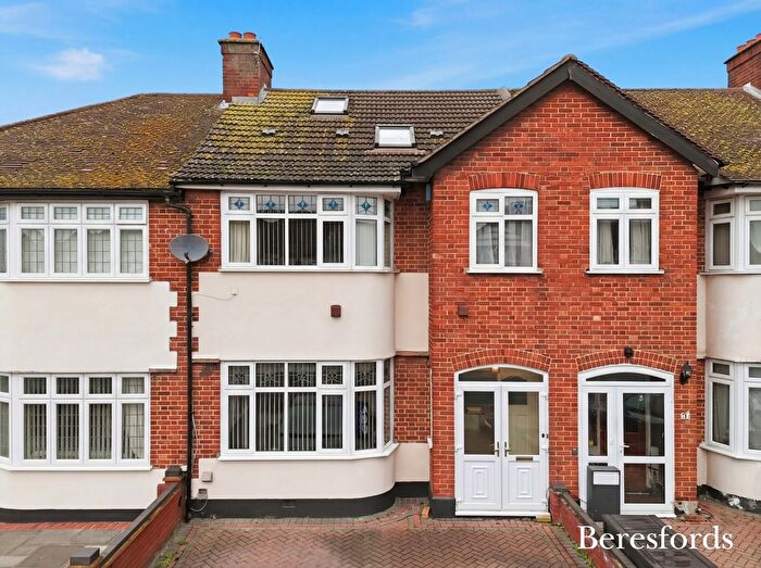 4 Bedroom Terraced House For Sale In Stanley Avenue, Gidea Park, RM2