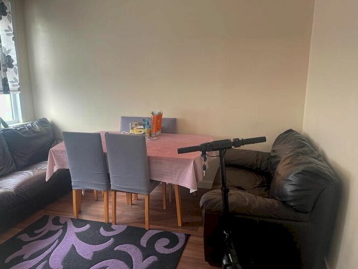 3 Bedroom Terraced House To Rent In Stanley Road, Hounslow, TW3