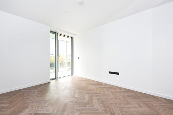 2 Bedroom Flat To Rent In Battersea, London, SW11