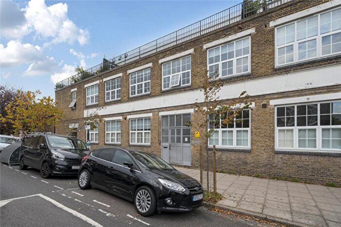 3 Bedroom Flat For Sale In Wilton Way, London, E8
