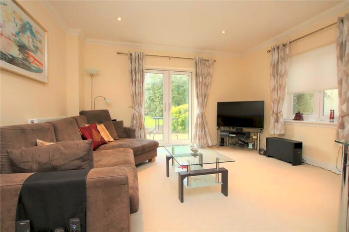 2 Bedroom Apartment To Rent In The Pavilion, Upcross Gardens, Reading, Berkshire, RG1