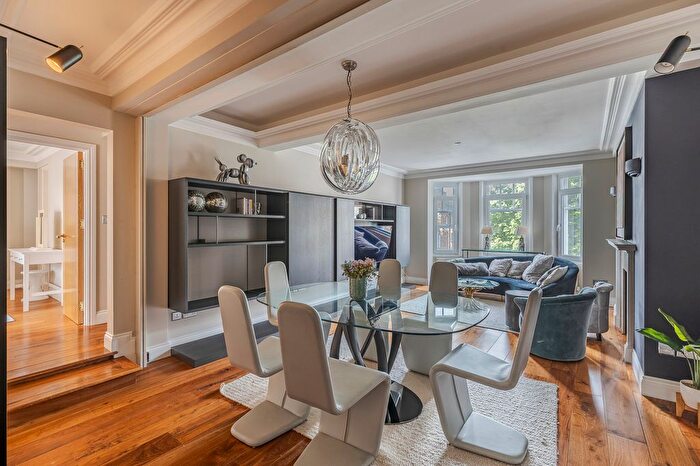 4 Bedroom Flat To Rent In Onslow Square, South Kensington, SW7