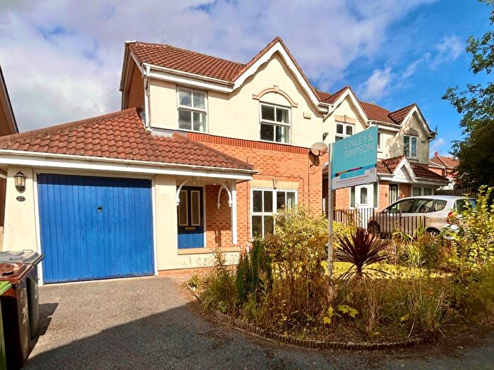 3 Bedroom Detached House To Rent In Stonelea Court, Meanwood, Leeds, LS7