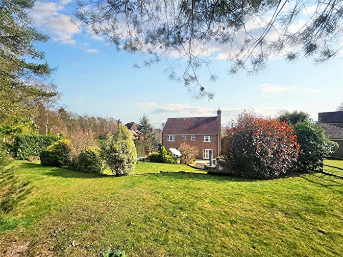 4 Bedroom Detached House For Sale In Hurst Park, Midhurst, West Sussex, GU29