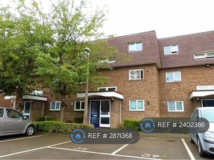Studio To Rent In Bath Road, West Drayton, UB7