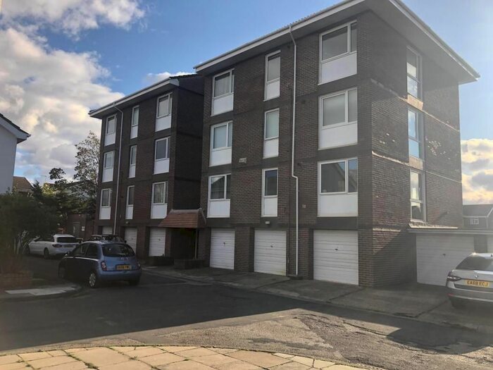 Houses for sale & to rent in L23 8UA, St Andrews Road, Blundellsands