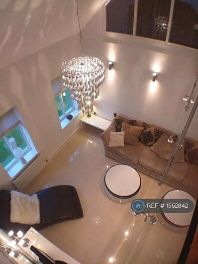 3 Bedroom Penthouse To Rent In Solihull, Shirley, Solihull, B90