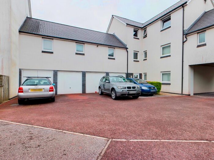 2 Bedroom Flat To Rent In Copper Quarter, Swansea, SA1