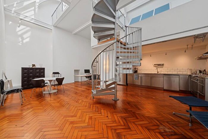 3 Bedroom Apartment To Rent In Bramshaw Road, London, E9
