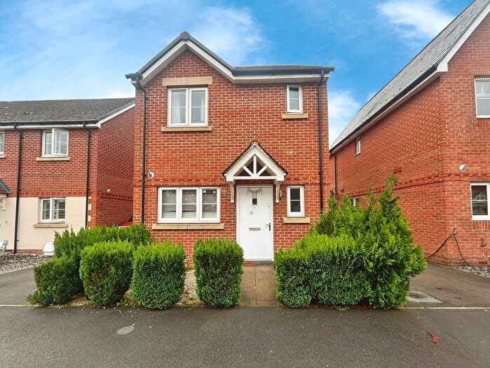 3 Bedroom Detached House For Sale In Barn Owl Drive, Bracknell, Berkshire, RG12