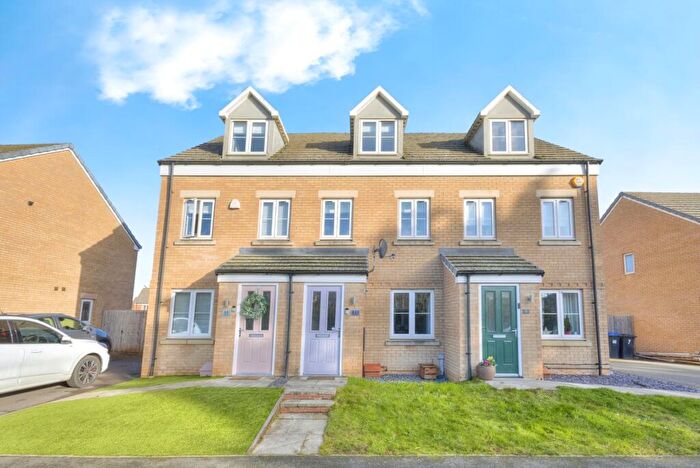 3 Bedroom Terraced House For Sale In Dunkley Way, Northampton, Northamptonshire, NN5