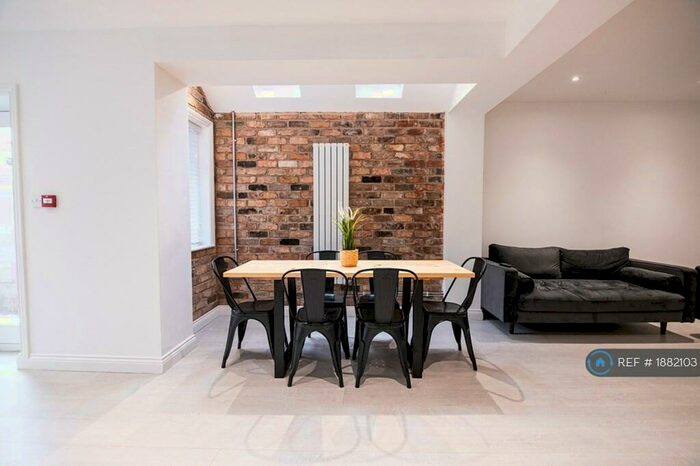 7 Bedroom Semi-Detached House To Rent In Bagot Street, Liverpool, L15