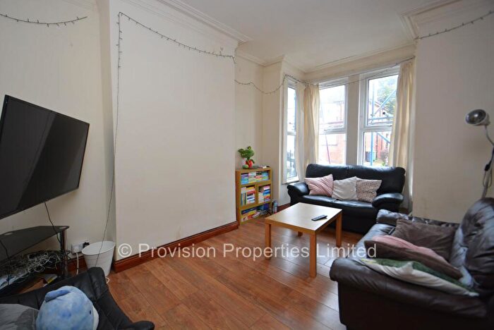4 Bedroom Terraced House To Rent In Headingley Mount, Leeds, LS6