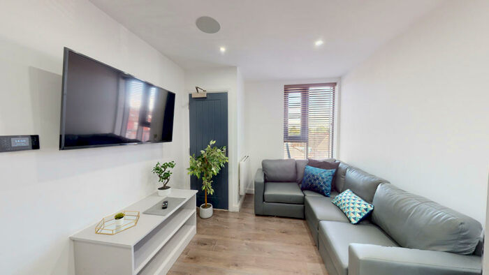 3 Bedroom Flat To Rent In Flat, D Liberty Street, Wavertree, L15