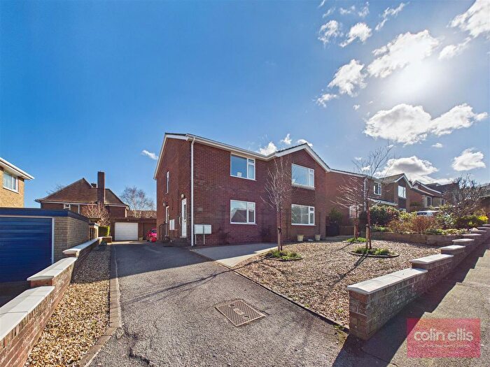 2 Bedroom Flat For Sale In Box Hill, Scarborough, YO12