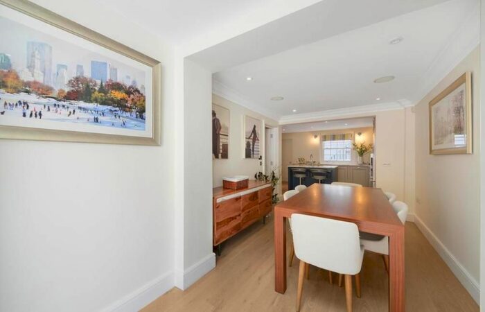 3 Bedroom Flat To Rent In Sussex Place, Hyde Park, London, W2