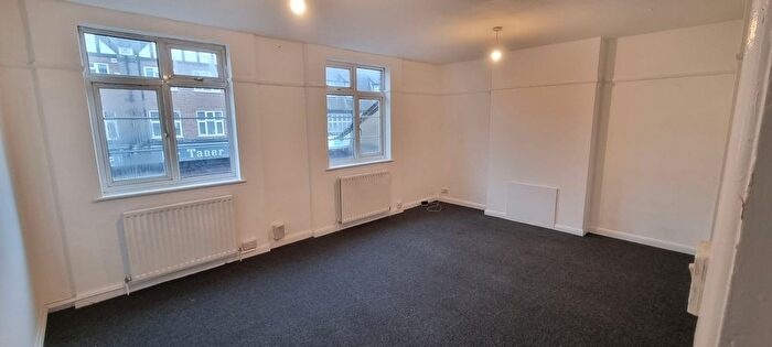 3 Bedroom Maisonette To Rent In High Street, West Wickham, BR4