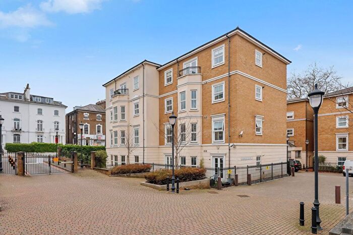 2 Bedroom Flat For Sale In Caledonian Square, London, NW1