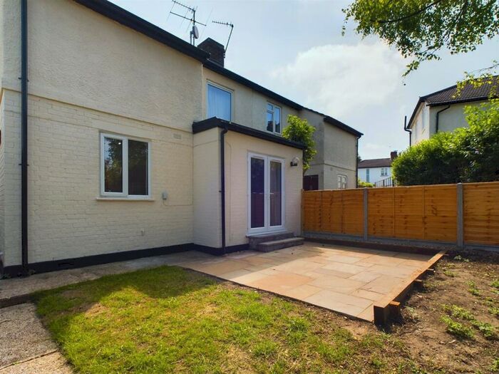 1 Bedroom Flat To Rent In Common Rise, Hitchin, Hertfordshire, SG4