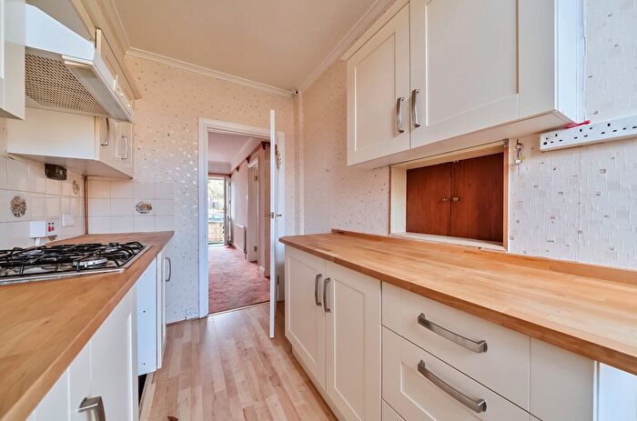 3 Bedroom Terraced House For Sale In Woldham Road, Bromley, BR2