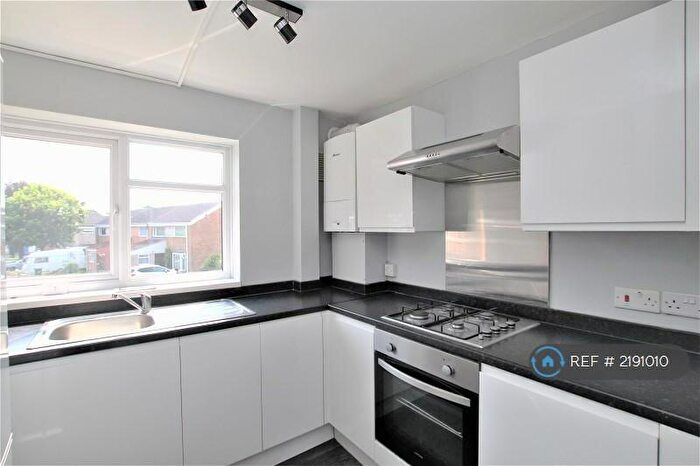1 Bedroom Flat To Rent In Greenacres, Crawley, RH10