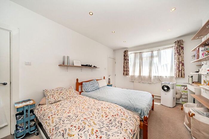 Studio To Rent In Glengall Road, Edgware, HA8