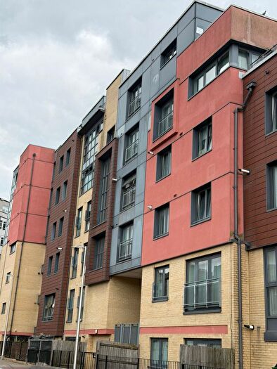 1 Bedroom Flat To Rent In Bramley Crescent, Ilford, IG2