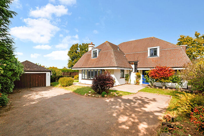 4 Bedroom Detached House For Sale In Churchfields Avenue, Weybridge, KT13