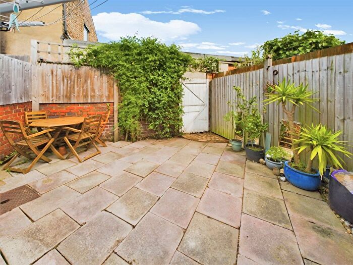 2 Bedroom Terraced House For Sale In Cross Road, Southwick, Brighton, BN42