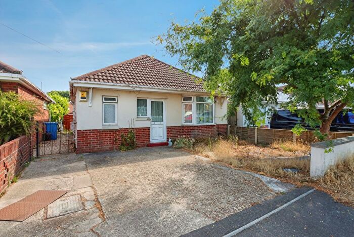 3 Bedroom Bungalow For Sale In Blandford Road, Poole, Dorset, BH15
