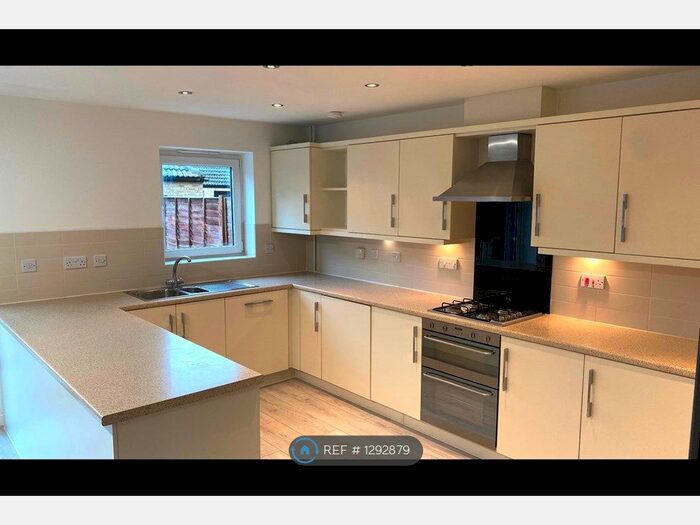 4 Bedroom Terraced House To Rent In Holly Blue Close, Little Paxton, St. Neots PE19