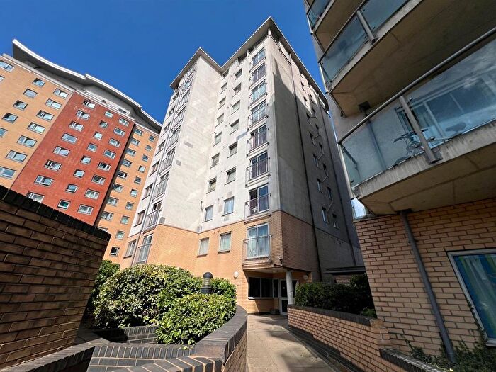 2 Bedroom Flat For Sale In Axon Place, Ilford, IG1