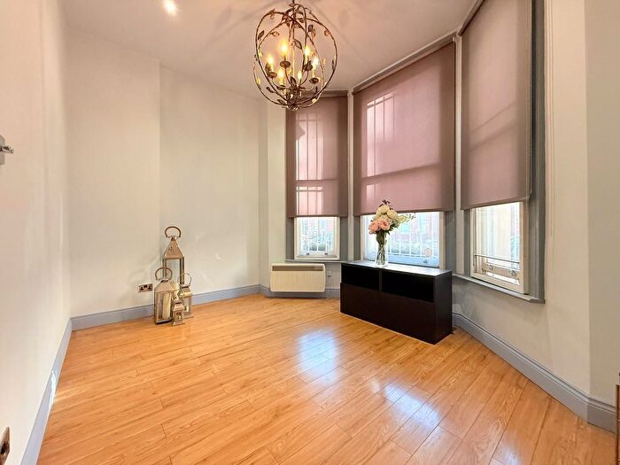 1 Bedroom Flat To Rent In Warwick Road, London, SW5