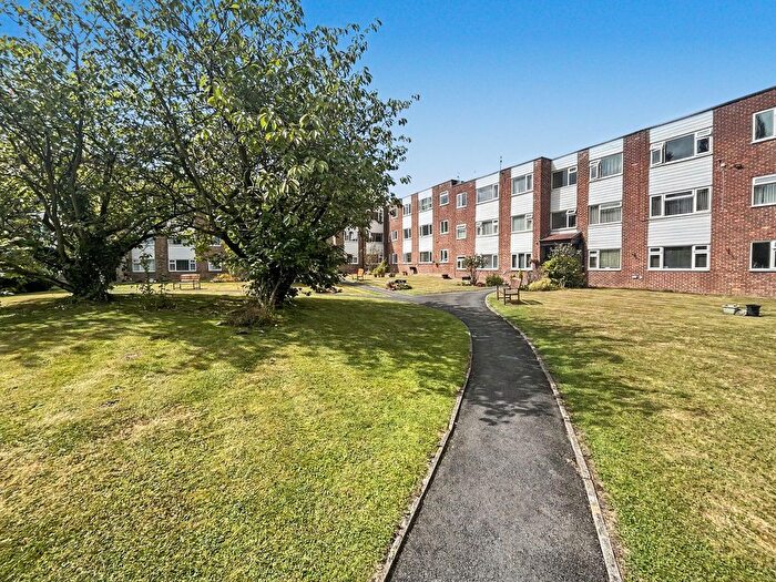 2 Bedroom Flat For Sale In Pole Lane, Bury, BL9