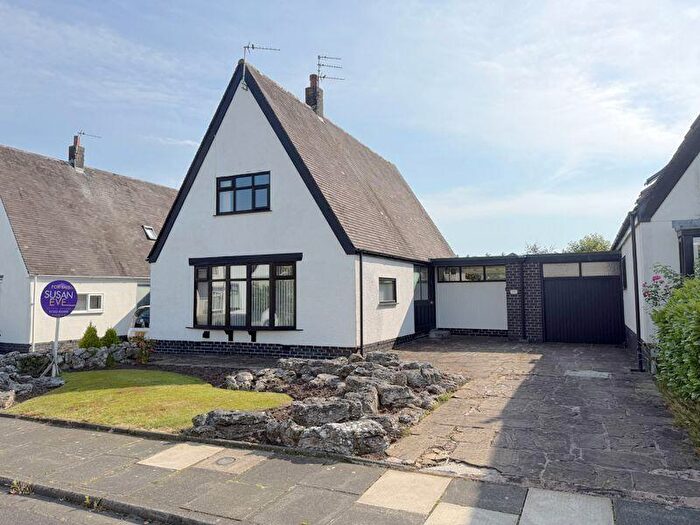 3 Bedroom Link Detached House For Sale In Levens Drive - Poulton Le Fylde -, FY6