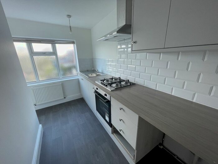 2 Bedroom Flat To Rent In Hallfields Road, Warrington, Cheshire, WA2