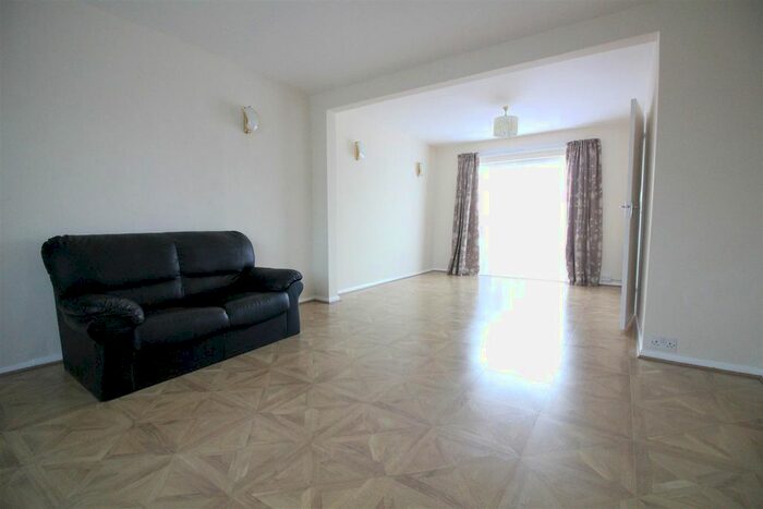 4 Bedroom Semi-Detached House To Rent In Armytage Road, Heston, Hounslow, TW5